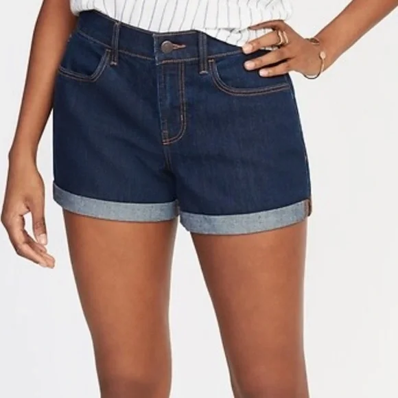 Old Navy Mid Rise Cuffed Dark Denim Shorts 3” Inseam Semi Fitted Stretch Size 6 - Picture 1 of 9